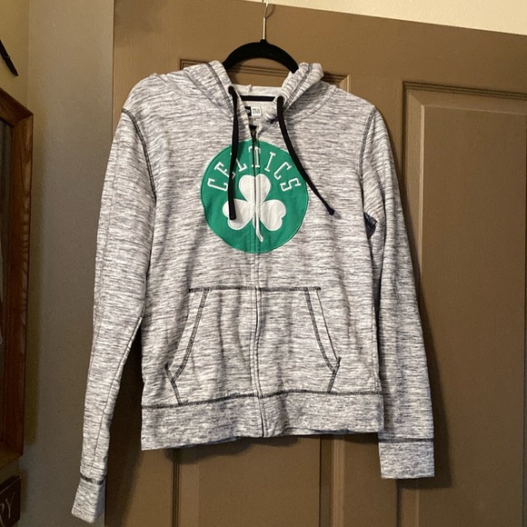 New Era Boston Celtics Womens Full Zip Hooded Sweatshirt/Hoodie 🔥LAST CHANCE🔥 - Picture 1 of 5